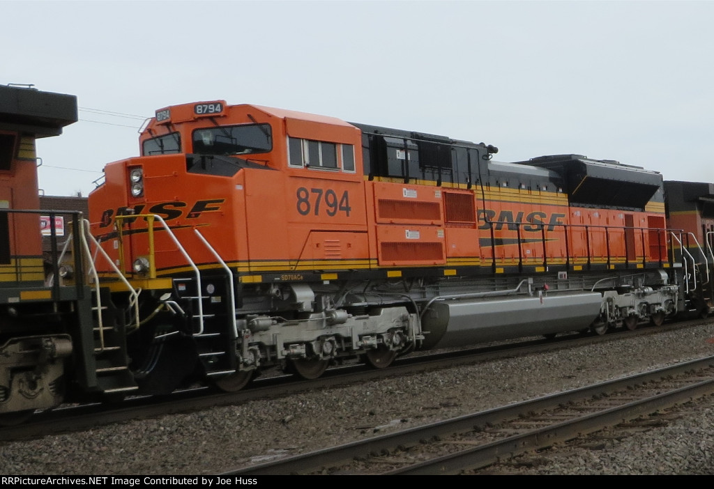 BNSF 8794